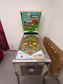 flipper elettromeccanico vintage modello Kicker