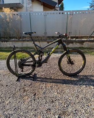 Trek Slash 9.8 in carbonio