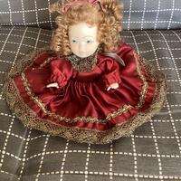 Bambola da collezione in capodimonte