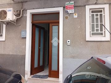 MONOLOCALE A MARTINA FRANCA