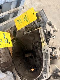 CAMBIO 208 1.2B 2013