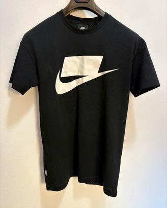 Nike NSW mesh nera taglia S con maxi Swoosh