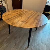 Tavolo tondo stile industriale