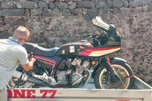 Honda cb750 F2