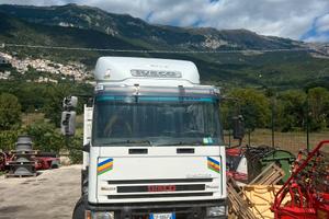 Camion iveco 120e23