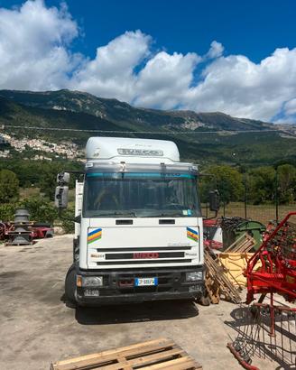 Camion iveco 120e23