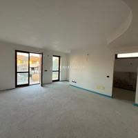 Trilocale in via Silvio Pellico 6 ad Agrate Brianz