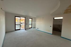 Trilocale in via Silvio Pellico 6 ad Agrate Brianz