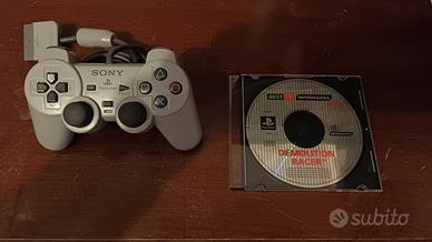 Joystick PS1 e il gioco Demolition racer originale