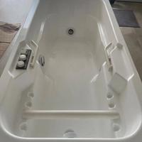 Vasca da bagno jacuzzi idromassaggio