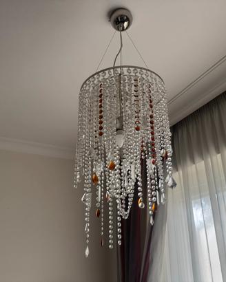 Lampadario moderno con pemdenti di cristallo