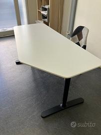 Scrivania IKEA BEKANT 160x80 5 Lati Pari al Nuovo