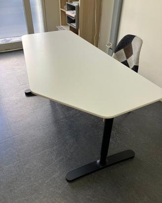 Scrivania IKEA BEKANT 160x80 5 Lati Pari al Nuovo