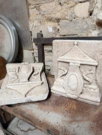 Coppia di Antichi Bassorilievi in Pietra