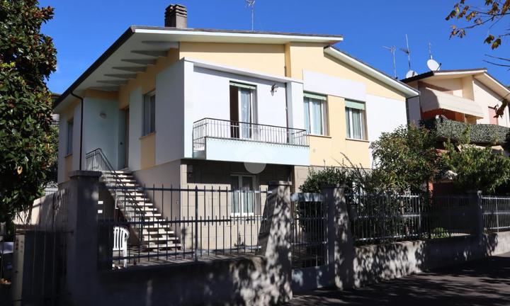 BIFAMILIARE A RIOLO TERME