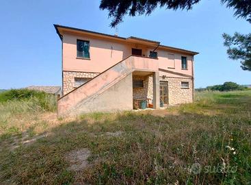 CASA COLONICA DA RISTRUTTURARE con TERRENO