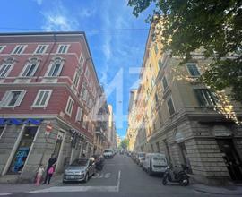 PALAZZINA RESIDENZIALE - 440 M² - VIA PETRONIO, 10