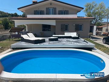 Casa Bifamiliare con Piscina a Campobasso