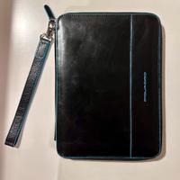 Custodia per iPad Piquadro con tracolla