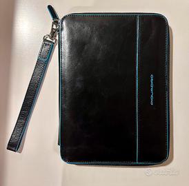 Custodia per iPad Piquadro con tracolla