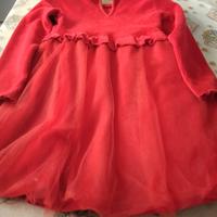 Vestitino di colore rosso 