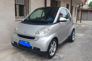 Smart fortwo 351 mhd 1000cc. Benzina