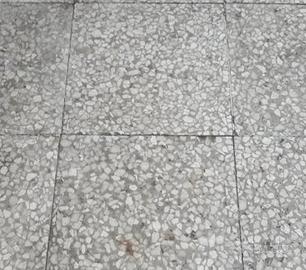 Piastrelle 20x20 graniglia