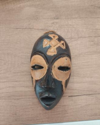 Autentica maschera tribale in legno