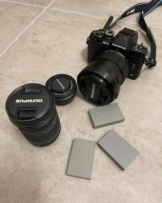 MACCHINA FOTOGRAFICA  MIRRORLESS OLYMPUS E-M10