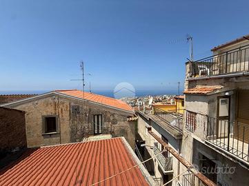 3 LOCALI A PAOLA