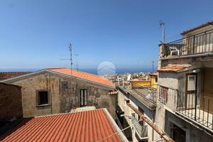 3 LOCALI A PAOLA