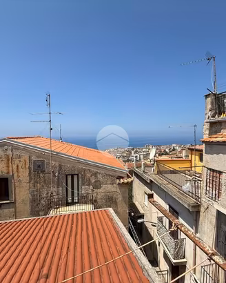 3 LOCALI A PAOLA