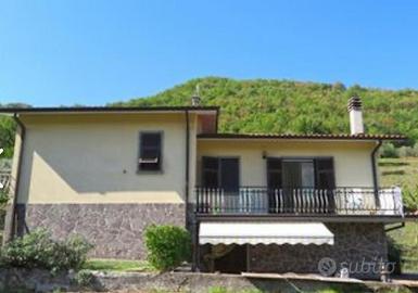 Casa indipendente casola in Lunigiana