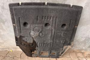 Schermatura inferiore, vano motore BMW serie uno