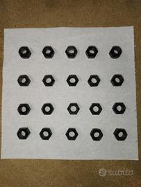 Set 20 dadi M10 per ruote auto