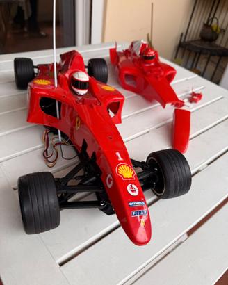 Ferrari F2004 Kyosho scala 1:8 con motore a scoppi