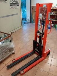 Transpallet a colonna manuale