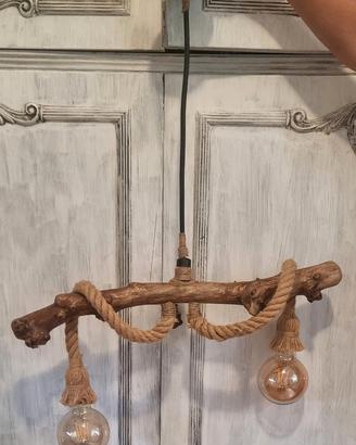 Lampadario in legno