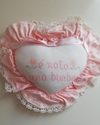 Cuore nascita neonata ricamato a mano