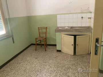 Casa indipendente di 240 m² con più di 5 locali a 