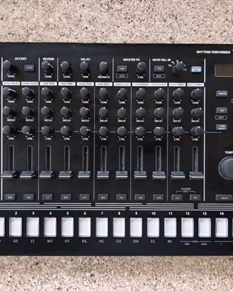 Roland TR-8S
