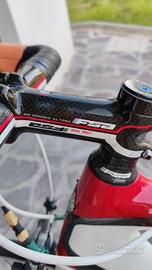 bici Bianchi da corsa in carbonio 