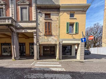 NEGOZIO A CASTELLEONE