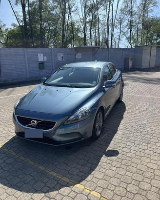 Volvo v40 D2 1.6 kinetic anno 2014