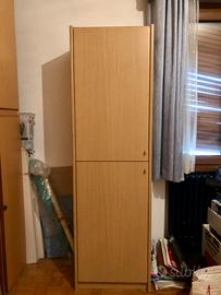 Mobile robusto color rovere a 2 ante e 6 ripiani