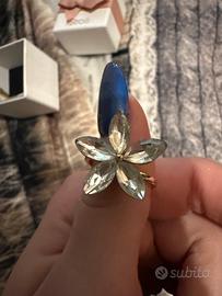 Anello con fiore