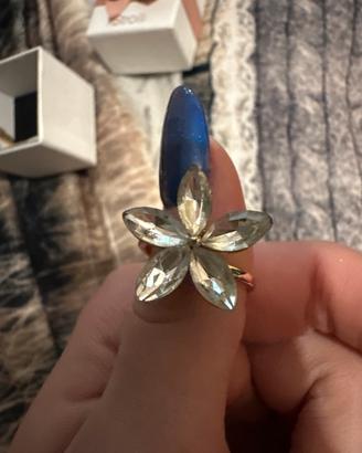 Anello con fiore
