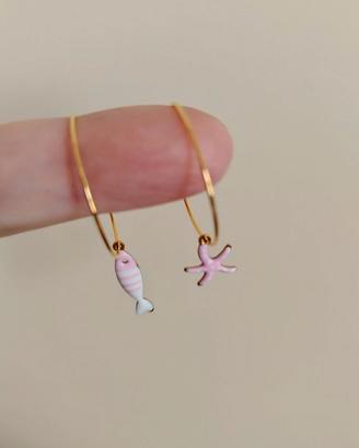 Orecchini cerchio con ciondoli smaltati rosa