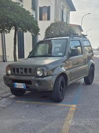 fuoristrada suzuki  anno 2000 1508mila km