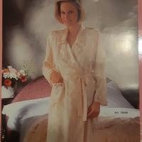 vestaglia di seta vintage ricamata a mano